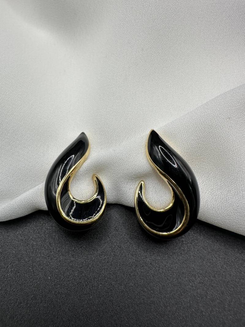 Pierre Lang Ohrclips Designer Pierre Lang Signierte, Hochwertige Schwarz Emaillierte Blickfänger Clip Ohrringe, Sehr Gute Qualität von VintageStarsParis