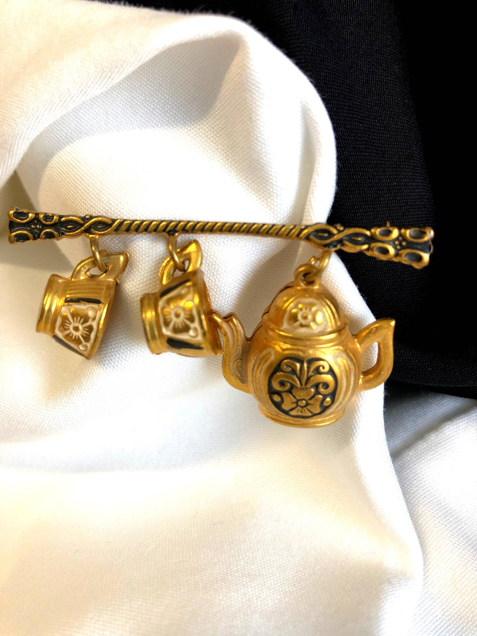 Teekanne Teetasse Brosche Vergoldete Detailliert in Handarbeit Damaszierte Vintage 1950S Wundervolle von VintageStarsParis