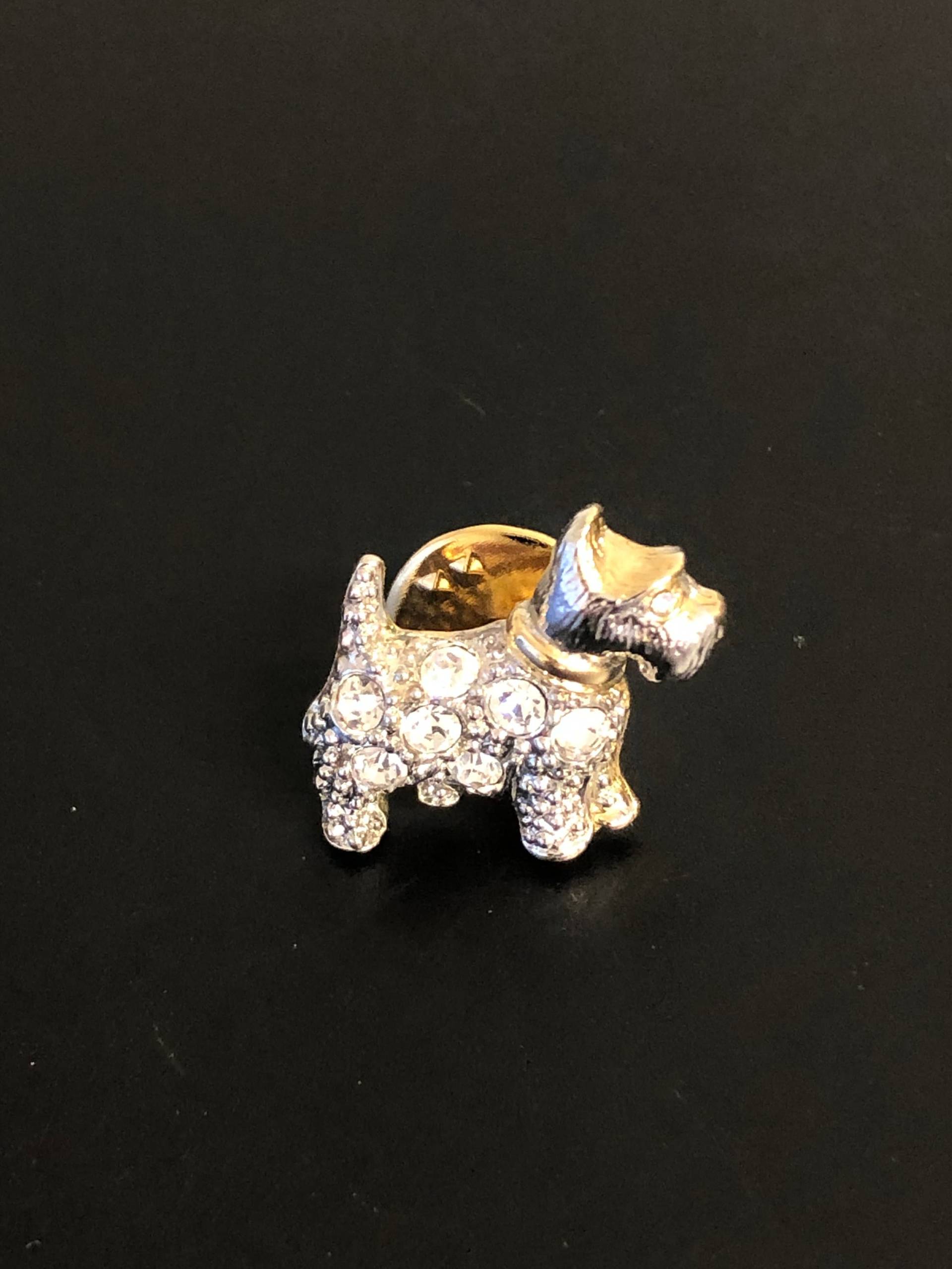 Terrier Scottie Krawattennadel Vintage 1980S Versilberte Und Vergoldete, Mit Strass Verzierte Kragen Pin Brosche von VintageStarsParis