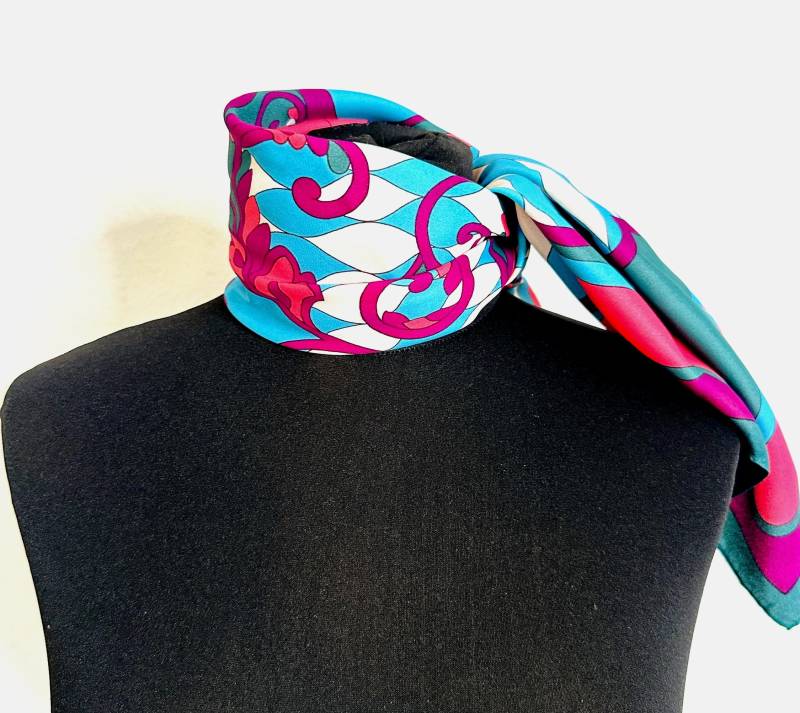 Vintage 1970S Halstuch Wundervolle Leuchtende Farben Türkis Weiß Fuchsia Himbeeren Farbe Und Dunkelgrün von VintageStarsParis