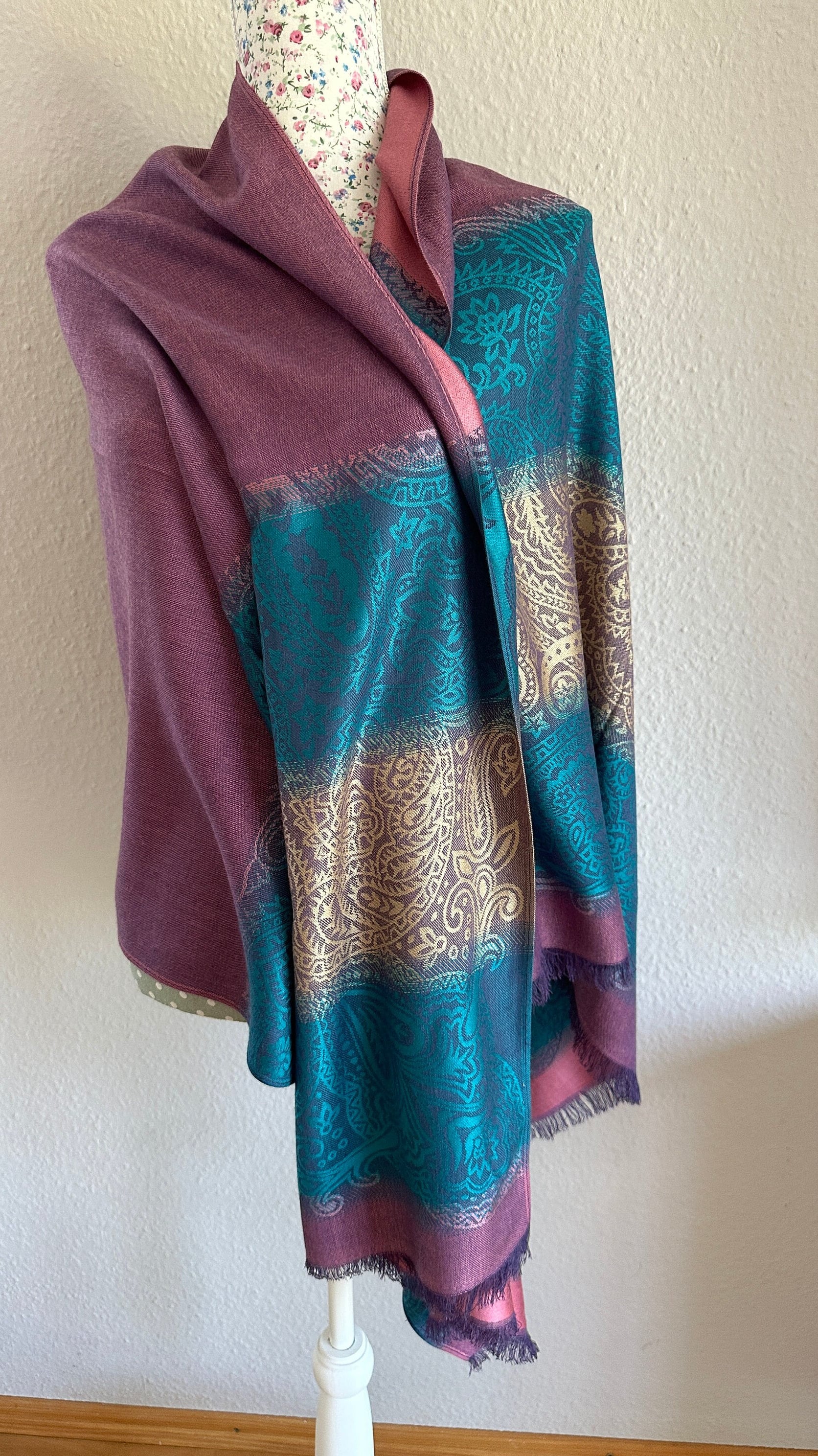 Vintage Pashmina Hochwertiges Schal Tuch Langer Und Breiter Wollschal Aus Wolle Viskose von VintageStarsParis