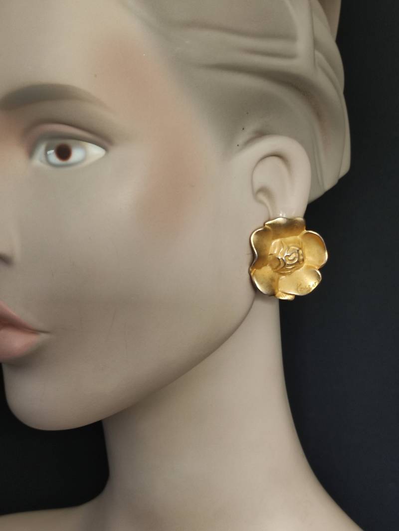 Kenzo - Schmuck/Ohrringe/Clips Aus Goldenem Metall Vintage 90Er Kenzo - Schmuck/Ohrringe/Clips Aus Goldenem Metall Vintage 90Er von VintageStorie