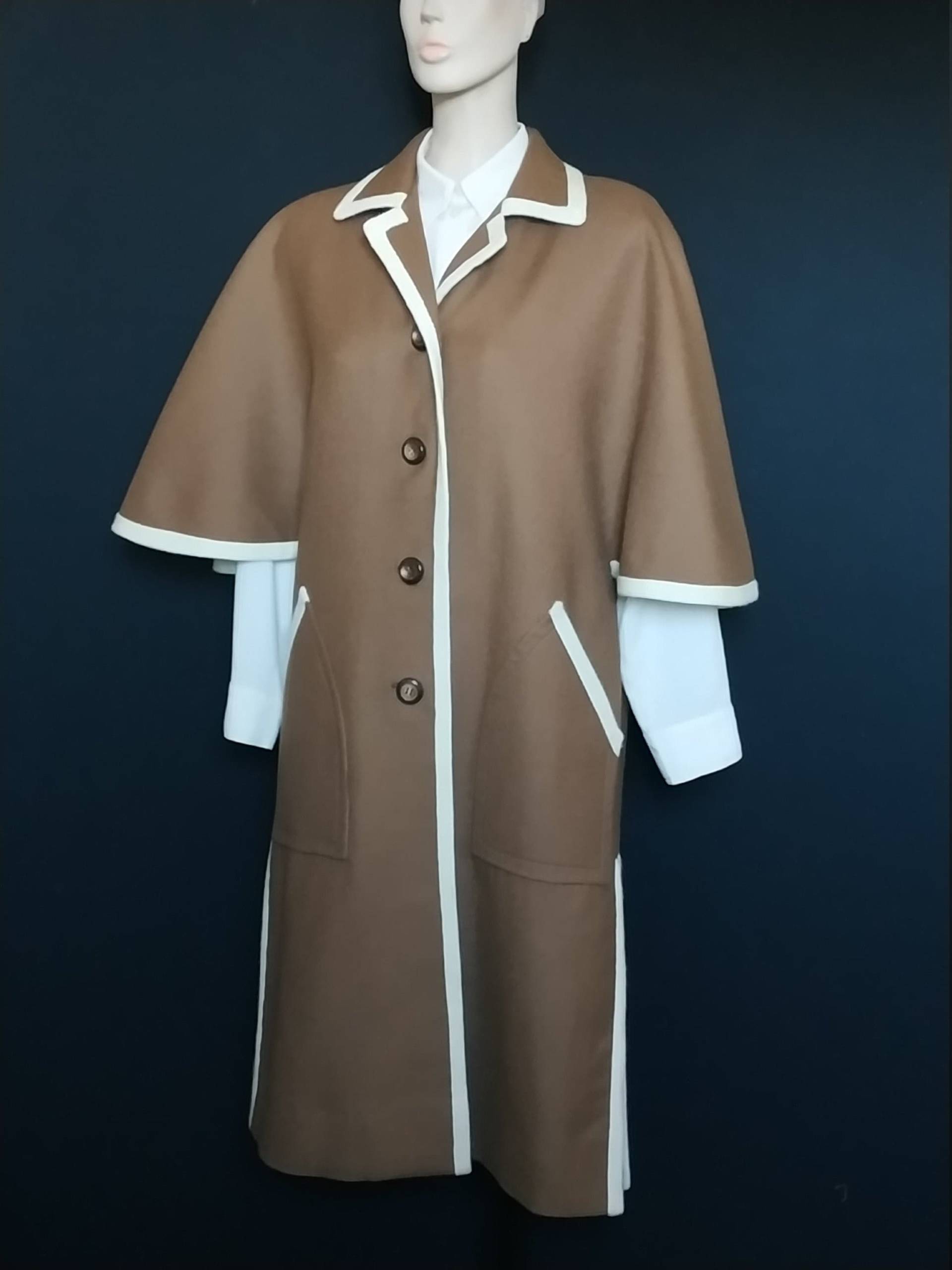 Martine Garber Lille - Wollmantel Einzelstück Vintage 80Er Größe 40/42Fr Martine Garber Lille - Wollmantel Einzelstück Vintage 80Er Größe 40/42Fr von VintageStorie
