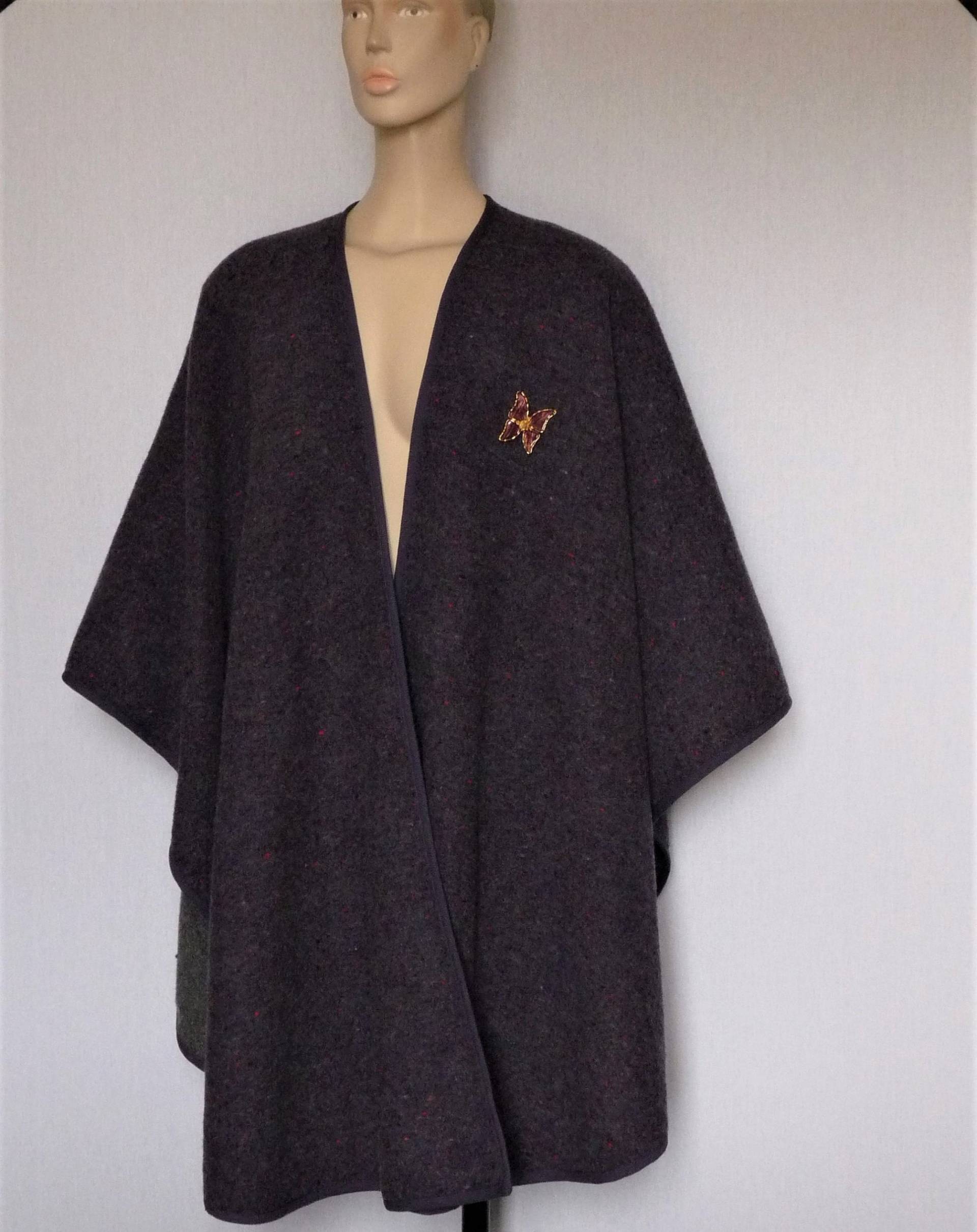 Yves Saint Laurent Rives Gauche - Vintage Mantel/Cape Aus Den 70Er/80Er Jahren Größe 38 Bis 42 Yves Saint Laurent Rives Gauche - Vintage Mantel/Cape Aus Den 70Er/80Er Jahren Größe 38 Bis 42 von VintageStorie