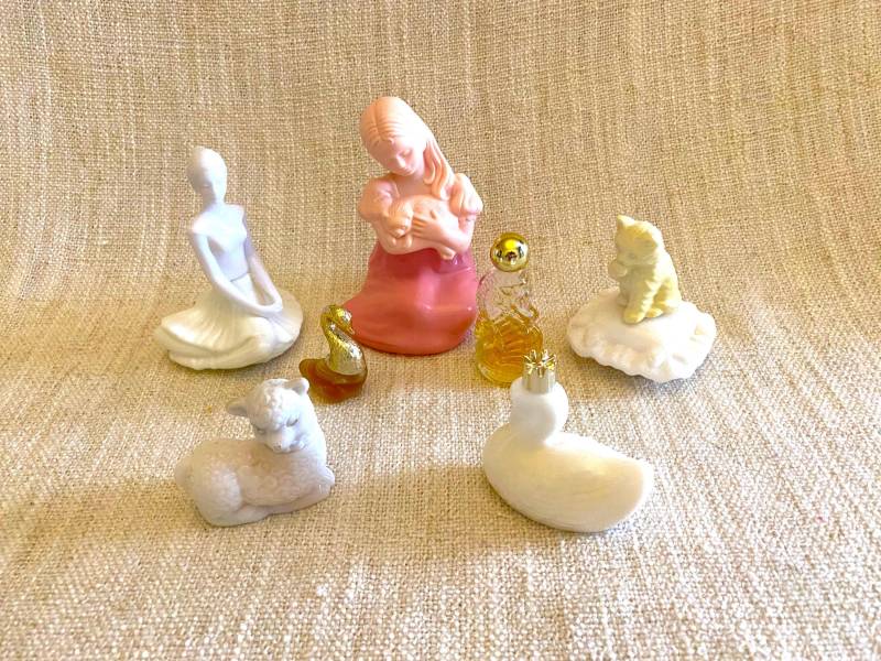 Vintage Avon Perfume Bottles - Set Of 7 Collectible Flacons | Empty von VintageStyleShopDE
