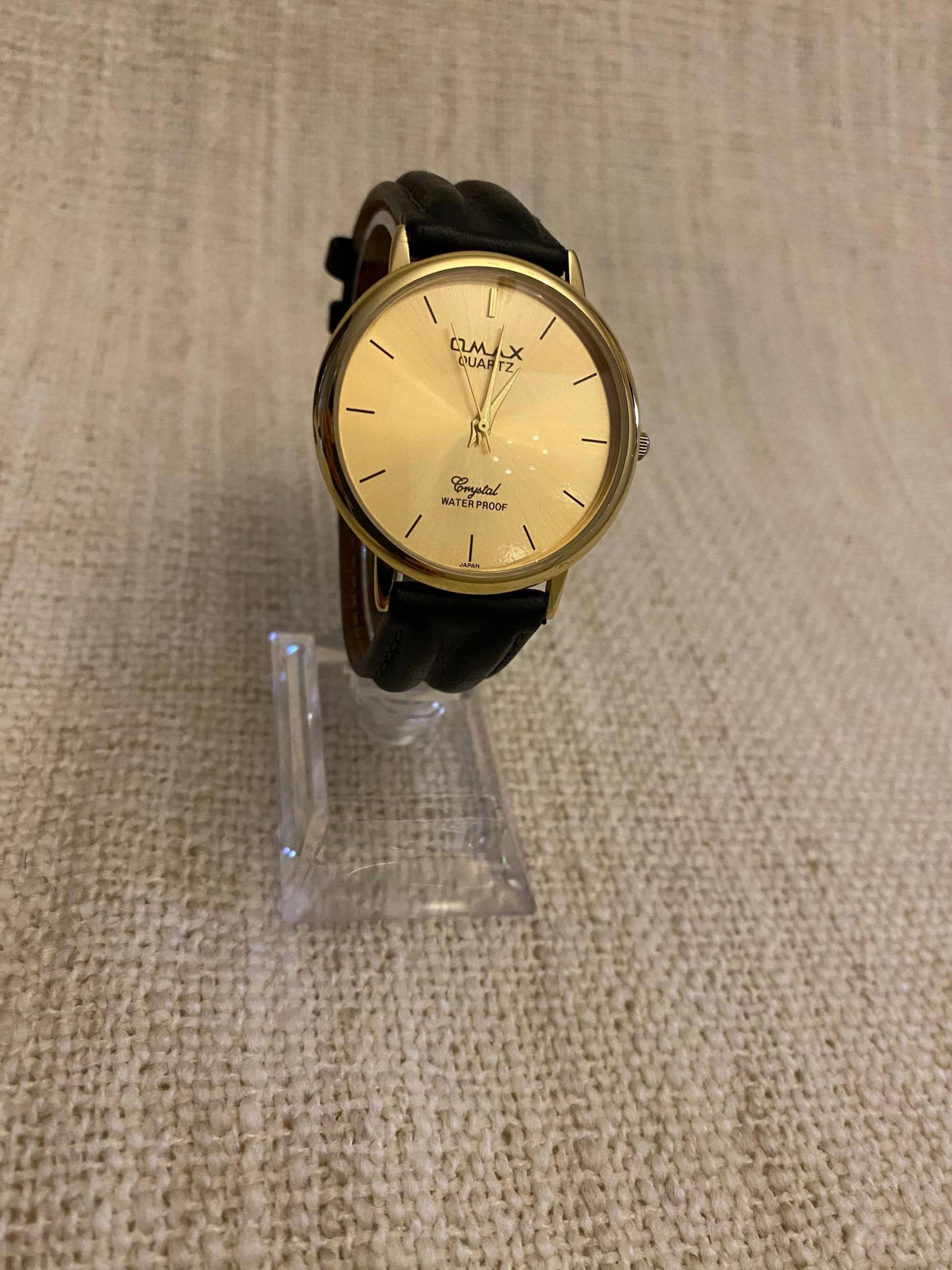 Vintage Omax Quartz Crystal Men's Watch | Gold Tone 38mm Water Prof Retro Classic Wristwatch Functional Very Good Condition von VintageStyleShopDE