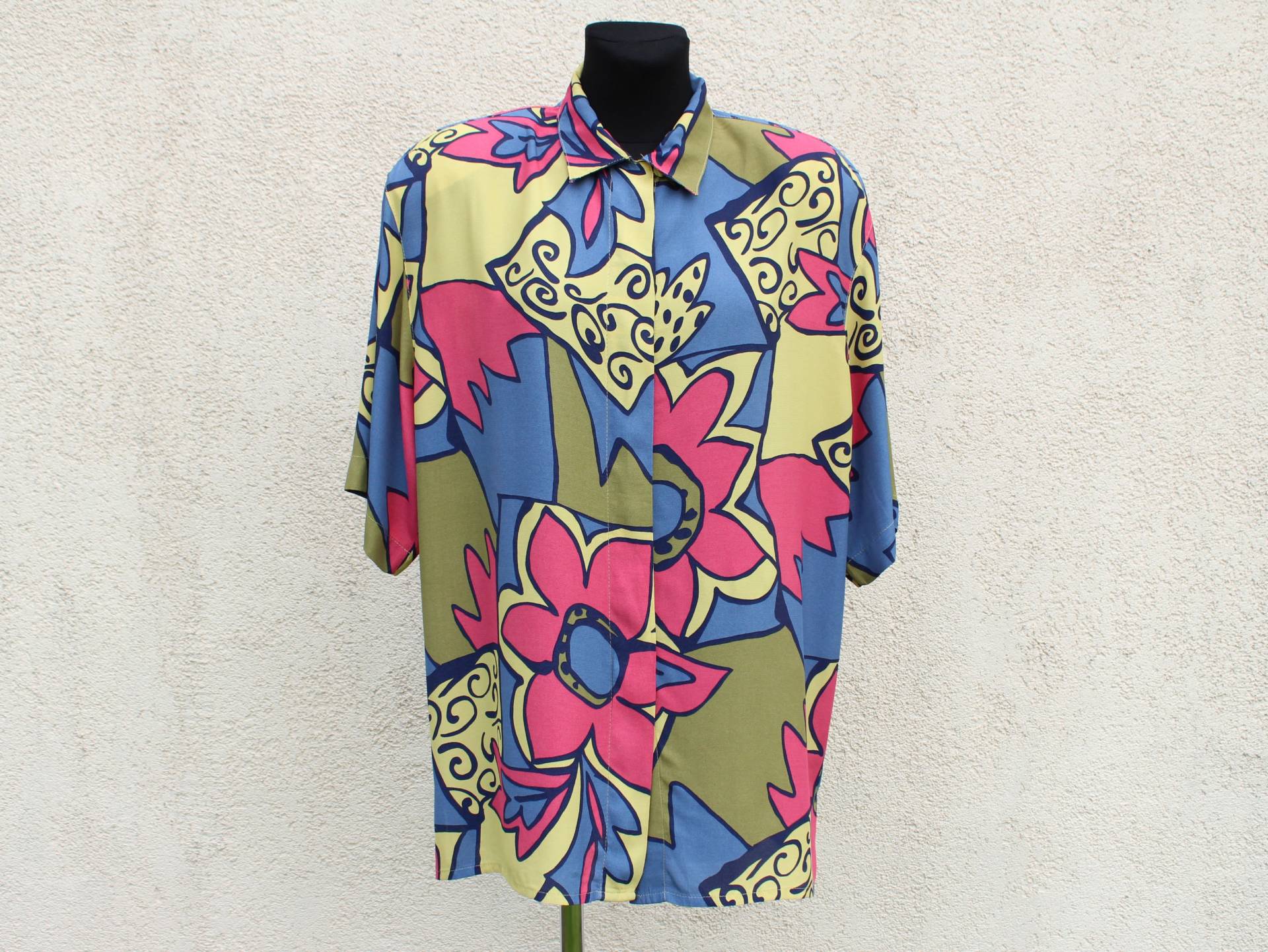 Vintage 80Er Viskose Bluse Damen/Abstrakter Print Blumenprint Schulterpolster von VintageSuggestion