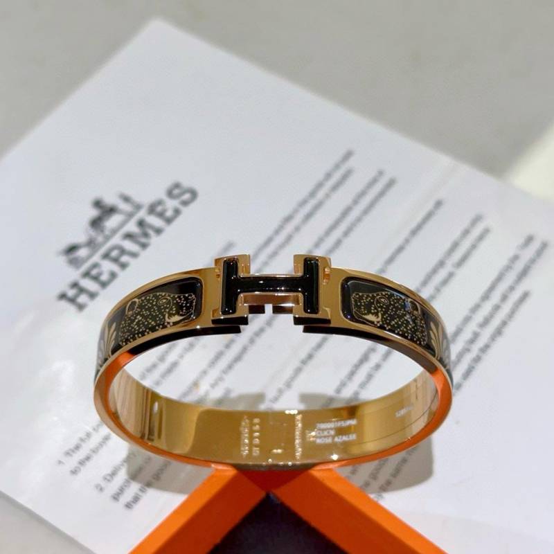Vintage Hermes Clic H Armband - Schwarzes Leopard Motiv Luxus Designer Schmuck Vintage Hermes Clic H Armband - Schwarzes Leopard Motiv Luxus Designer Schmuck von VintageSwann