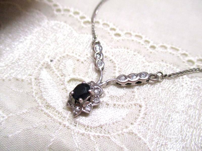 No 14 Elegantess Feines Collier Halskette Silber Spinell? Damen Geschenk Silberkette Silbercollier von VintageTausendSchoen