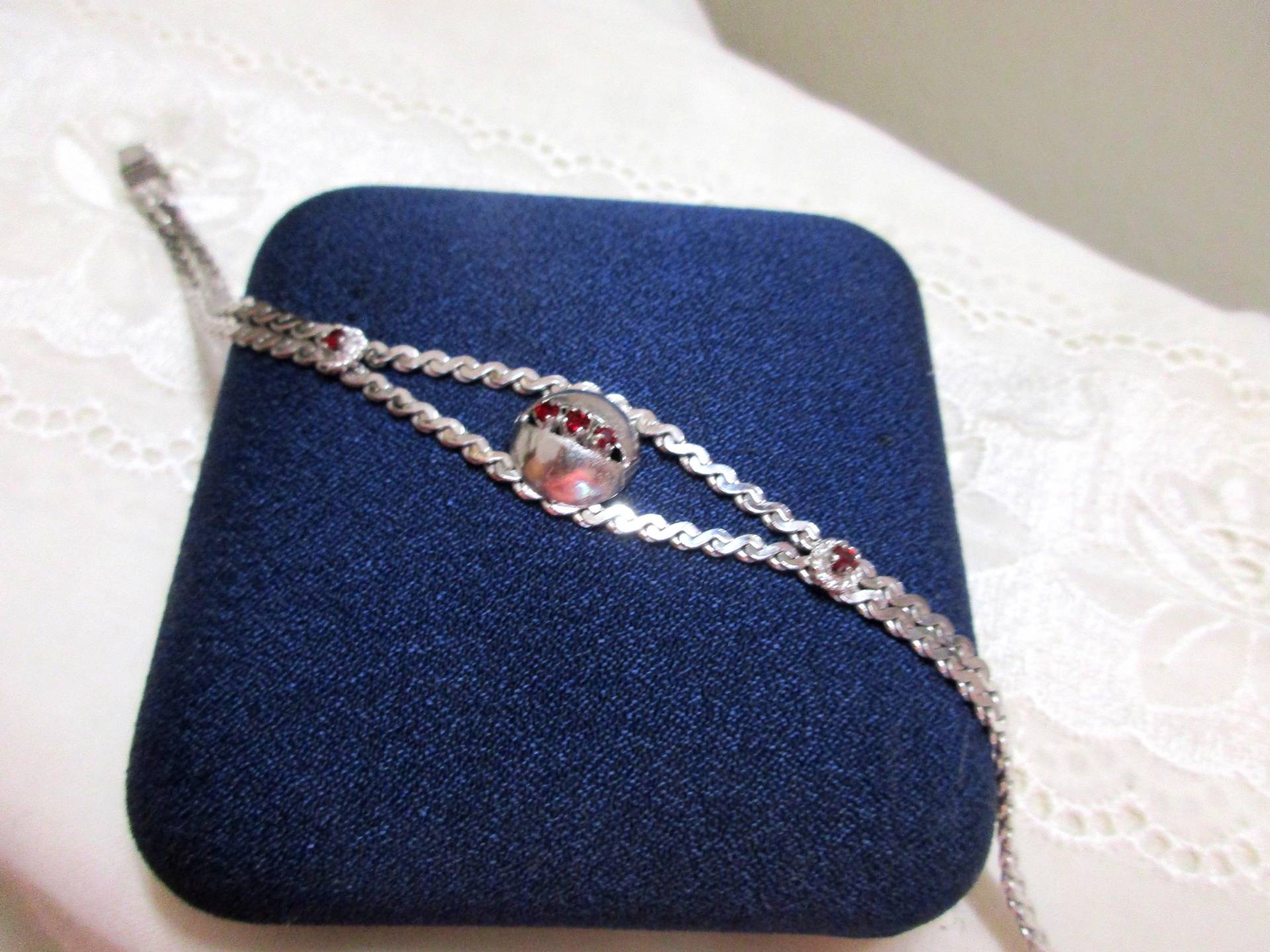 No 21 Zierliches Silberarmband 835 Mit Granatsteinchen Schlangenarmband Rhodiniert 19 cm Damenarmband Geschenk Feines Armband von VintageTausendSchoen