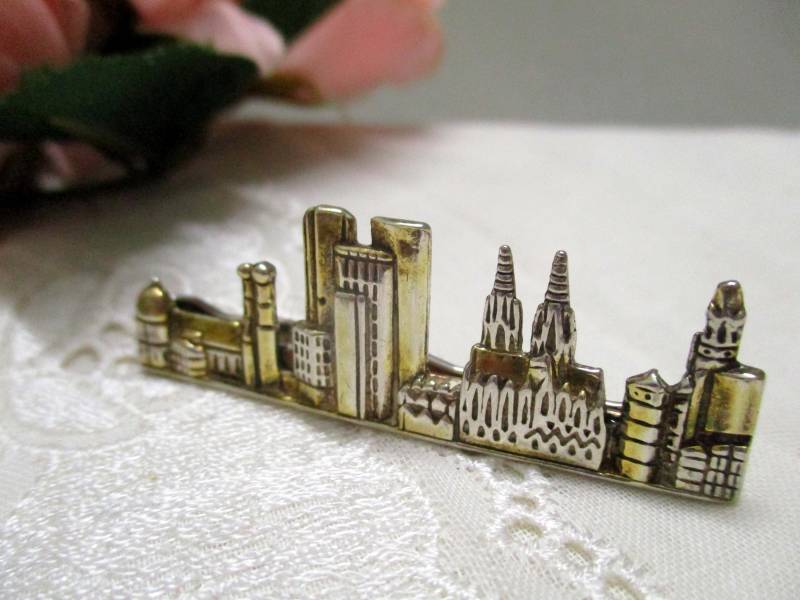 Tolle Krawattenklammer Krawattennadel Krawattenclip Silber 925 Vergoldet Skyline Münschen Köln Frankfurt Berlin Vintage von VintageTausendSchoen