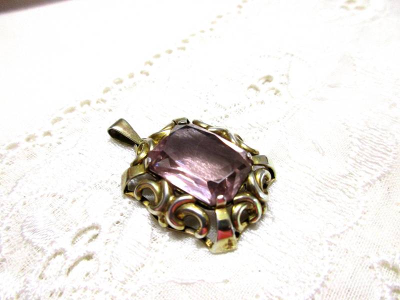 Toller Antiker Anhänger Art Déco 835 Silber Vergoldet Lila Farbstein | Wie Amethyst 2, 6 X 2, 1 cm von VintageTausendSchoen