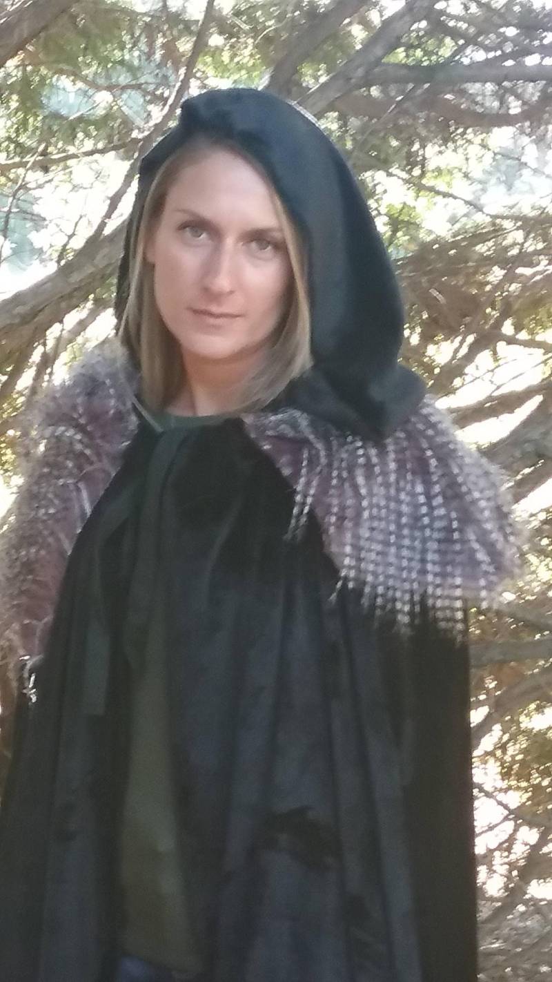 Kapuzen Cape in Voller Länge Schwarz Kunstpelz Kragen & Kapuze, Kostüm, Cosplay, Jeden Tag Tragen Kapuzen Cape in Voller Länge Schwarz Kunstpelz Kragen & Kapuze, Kostüm, Cosplay, Jeden Tag Tragen von VintageTemptress