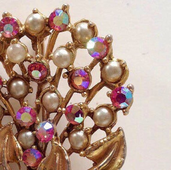 1950Er Jahre Aurora Borealis Strass Und Faux Seed Pearl Bouquet Kleiderbrosche von VintageTimeAfterTime