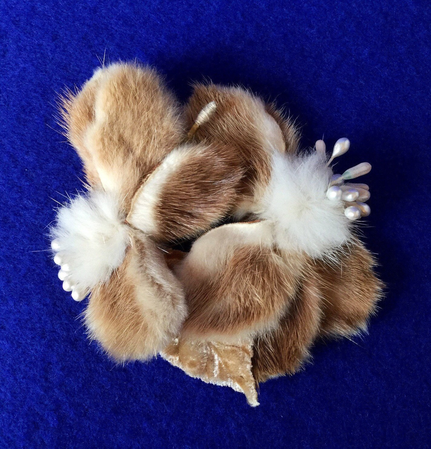 1950Er Jahre Vintage Nerz Und Faux Pearl Blumen Spray Brosche von VintageTimeAfterTime