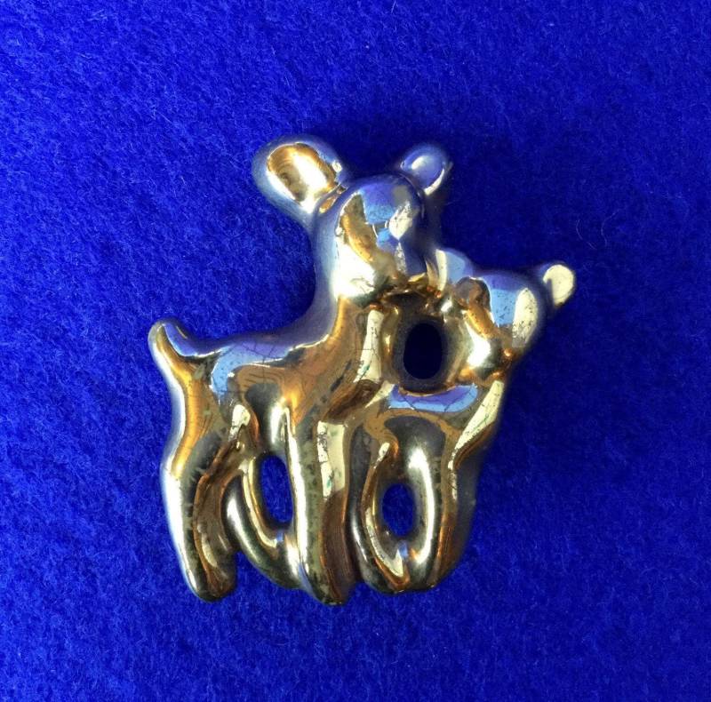 1950Er Jahre Vintage Vergoldete Keramik Paar Fohlen Brosche von VintageTimeAfterTime