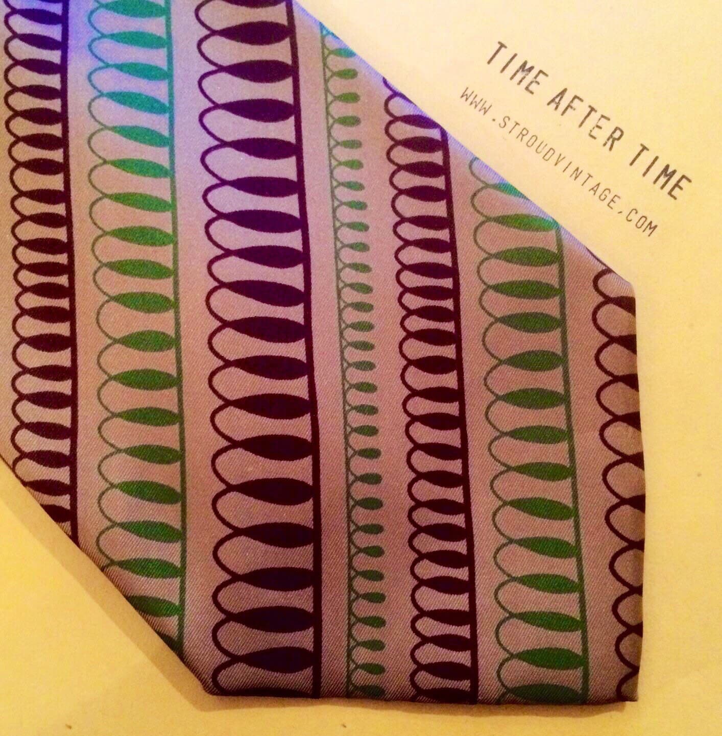 Pierre Balmain Seidenkrawatte, 60Er Jahre Vintage Distinctes "Loopy Stripe' Design von VintageTimeAfterTime