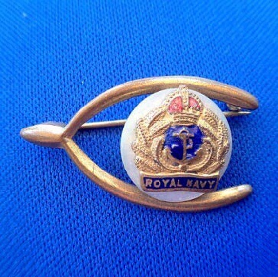 Royal Navy Wishbone Sweetheart Brosche von VintageTimeAfterTime