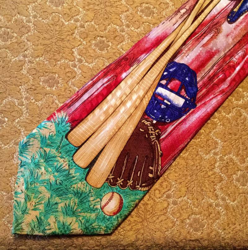 Seltene Vintage 1990Er Jahre Baseball-Schläger, Handschuhe, Bälle Motiv Krawatte Von Roberto Mocellini, Mailand in Reiner Seide von VintageTimeAfterTime