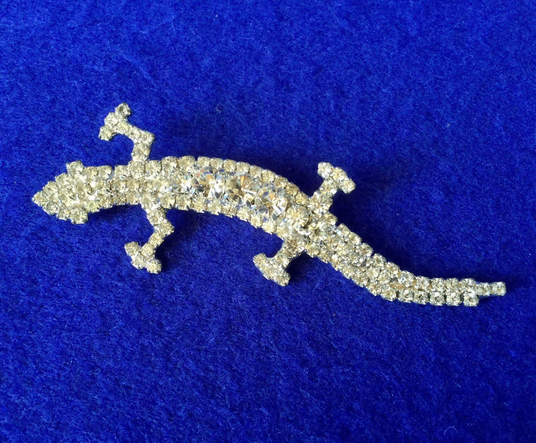 Spektakuläre "Crystal Lizard' Mid-Century Vintage Krallen Set Eidechsen Strass Brosche von VintageTimeAfterTime