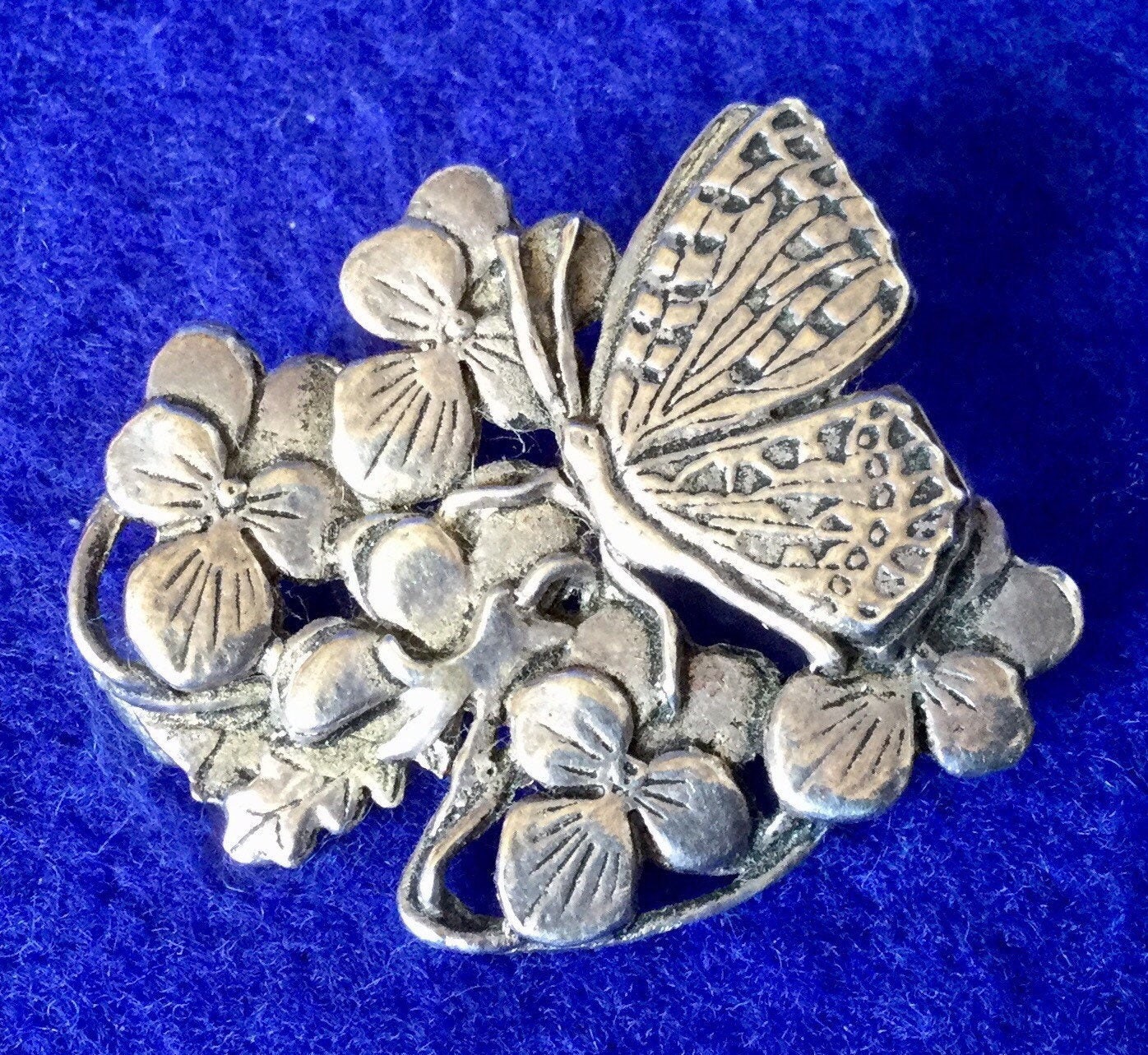 Vintage 1980S Signierte & Datierte Masj Versilberte Zinn Schmetterling Brosche von VintageTimeAfterTime