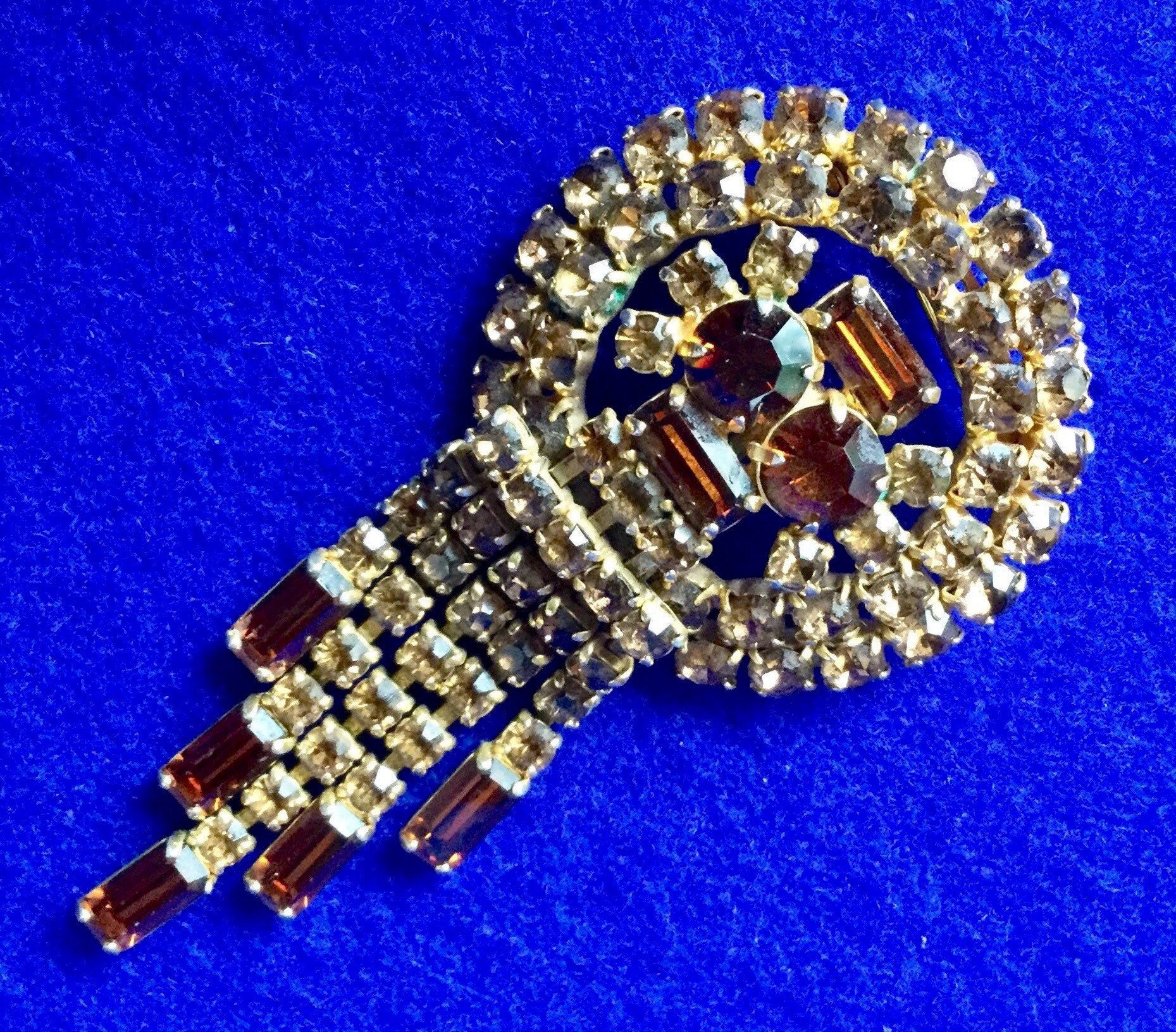 1980S Art Deco Revival Gatsby Style Statement Brosche in Krallenfassung Glasstrass von VintageTimeAfterTime