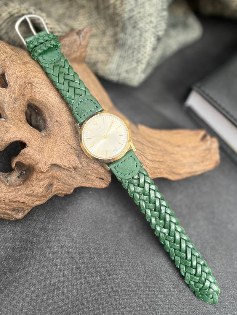 Timex Herren-Retrouhr Aus Den 1980Er Jahren, Silbernes Zifferblatt Mit Datumsfenster Und Quarzwerk von VintageTimexTime