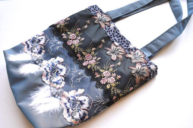 Blaue Spitze Handtasche, Handgemachte Schultertasche, Einzigartige Tote, Gestickte Künstler Einkaufstasche, Boho Stil Handtasche von VintageToLiveBy