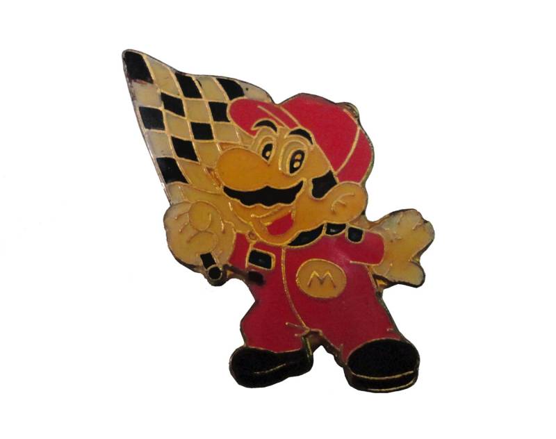 Vintage 1988 Nintendo Mario Kart Emaille Pin Vintage 1988 Nintendo Mario Kart Emaille Pin von VintageTrafficUSA