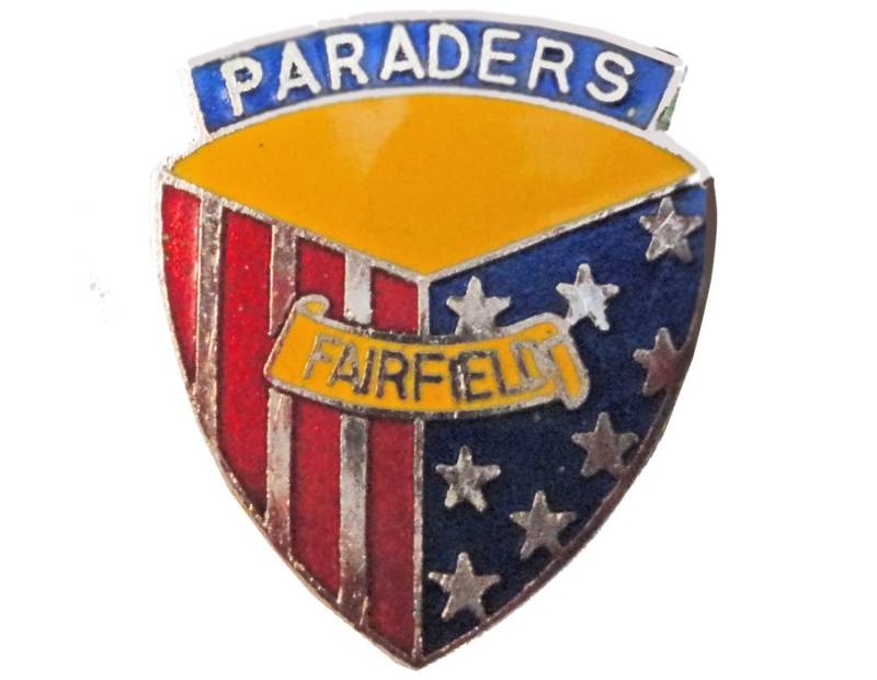 Vintage Fairfield Paraders Motorrad Club Emaille Pin - 1970S Biker Abzeichen von VintageTrafficUSA