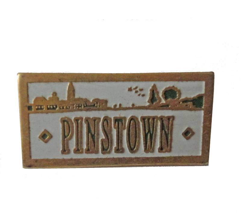 Pinstown Vintage Emaille Pin Anstecknadel von VintageTrafficUSA
