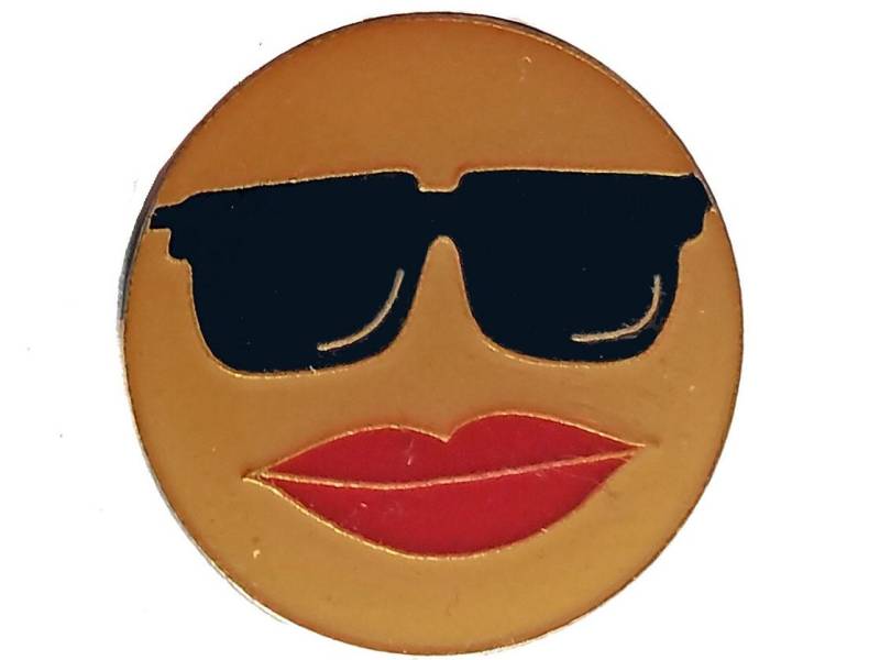 Vintage Smiley Gesicht Emaille Pin Retro Emoji Anstecknadel Vintage Smiley Gesicht Emaille Pin Retro Emoji Anstecknadel von VintageTrafficUSA