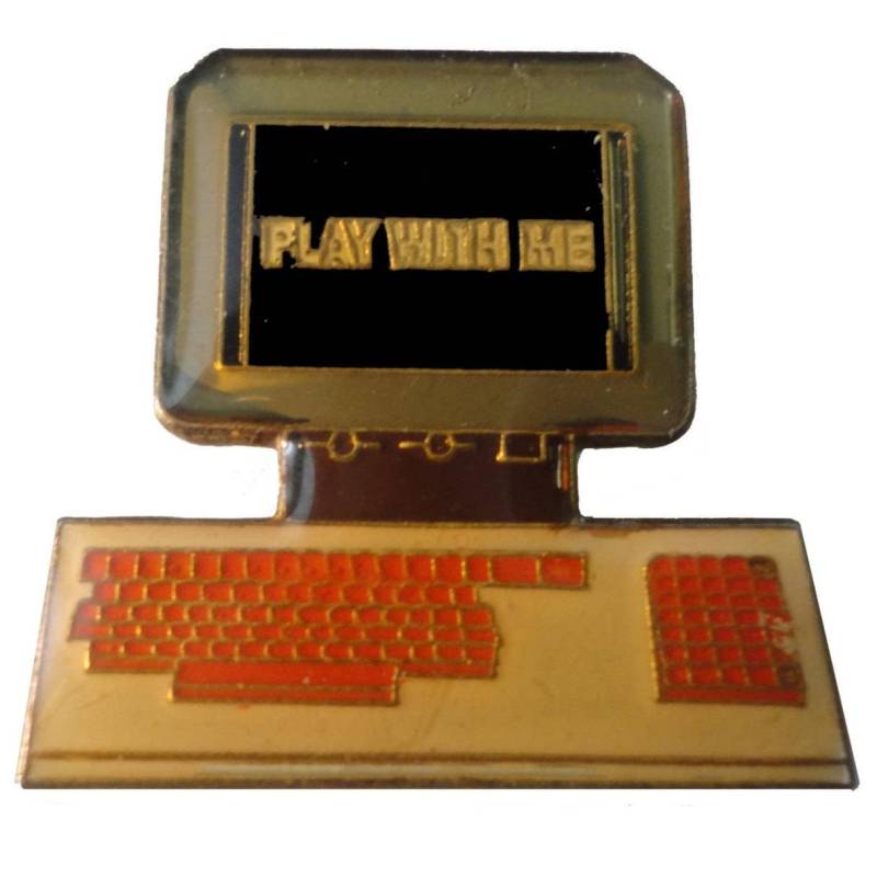 Vintage Computer Emaille Pin "Play With Me' Anstecknadel Vintage Computer Emaille Pin "Play With Me' Anstecknadel von VintageTrafficUSA