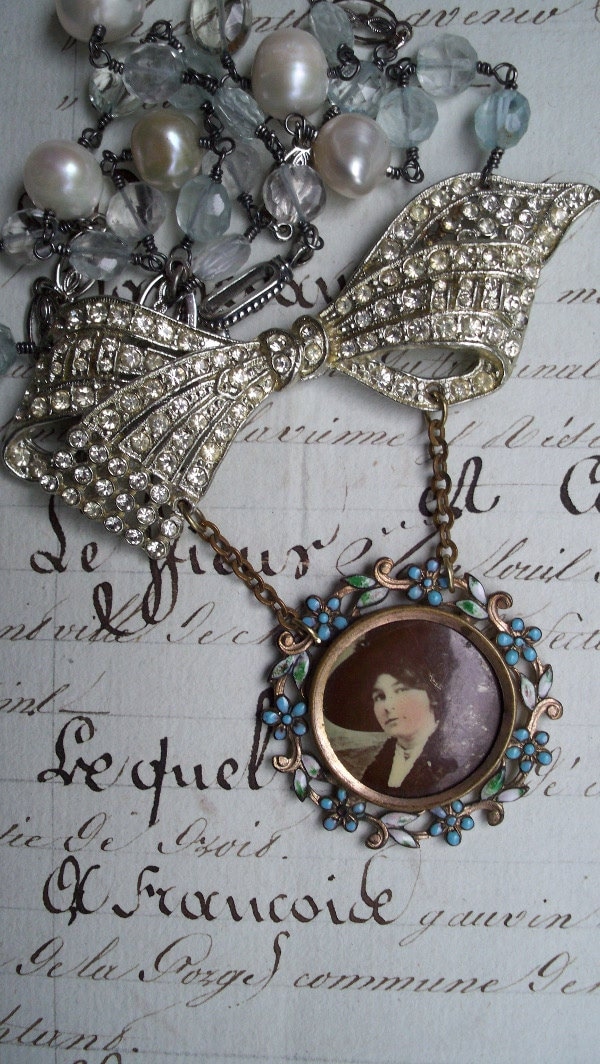 Schleife Halskette, Vintage Assemblage Strass Art Deco Brosche, Brosche Vintage, Antike Unikat von VintageTraveler