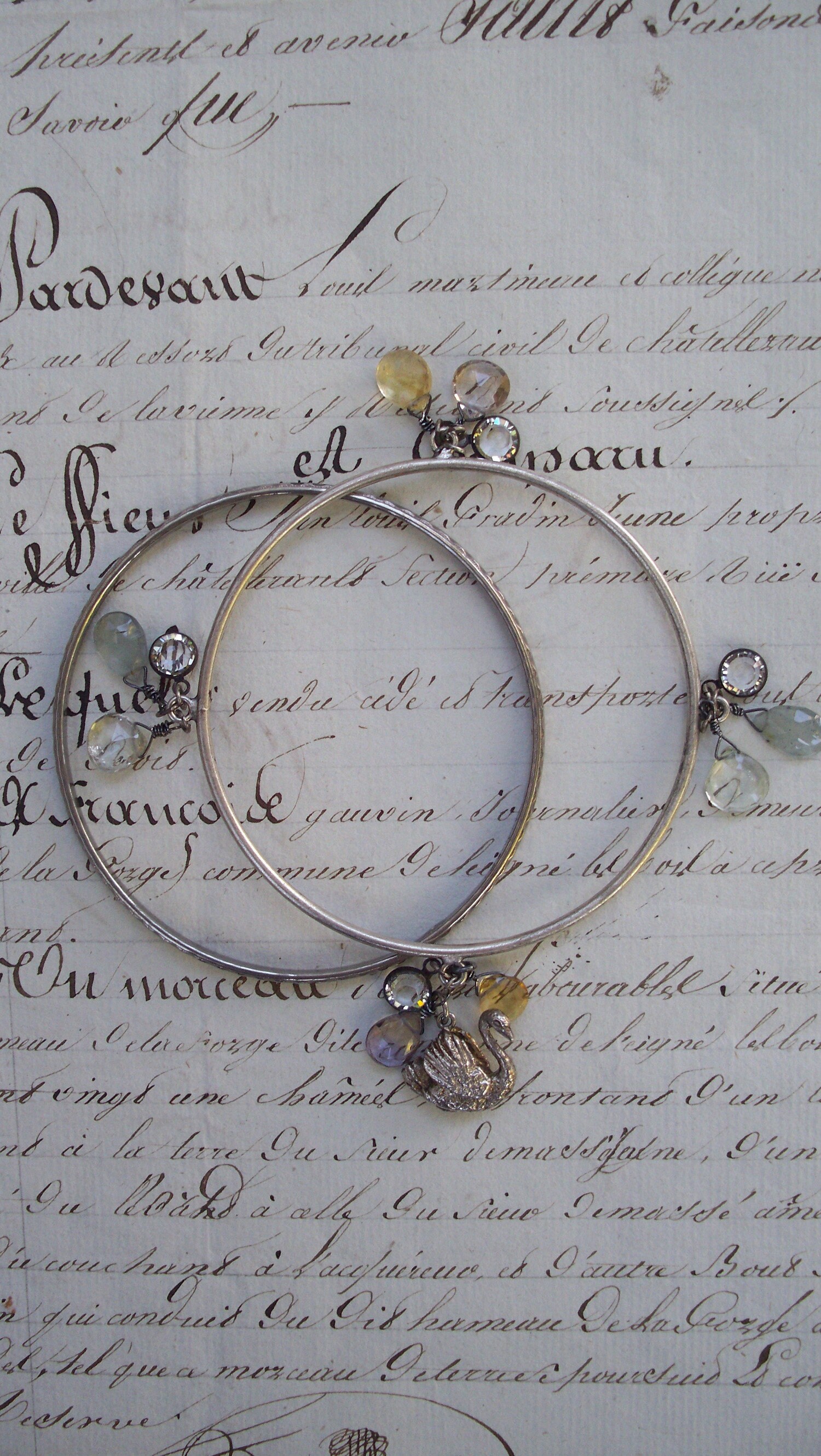 Vintage Armband Bettelarmband, Edelstein-Armband, Schwan-Charm-Armband, Valentinsgeschenk Schmuck, Antike Montage Armband, Silber Charm Vintage Armband Bettelarmband, Edelstein-Armband, Schwan-Charm-Armband, Valentinsgeschenk Schmuck, Antike Montage Armband, Silber Charm von VintageTraveler