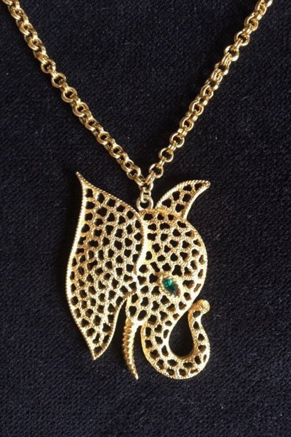 Trifari Signierte Halskette Mit Elefant Trifari Signierte Halskette Mit Elefant von VintageUniqueJewels