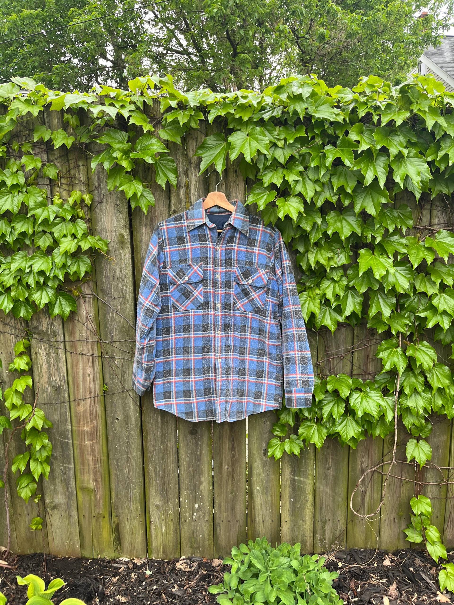 Vintage 90Er Unbranded Dicke Blaue Und Rote Flanell Button Up Langarm Winterjacke Größe L von VintageVanShop