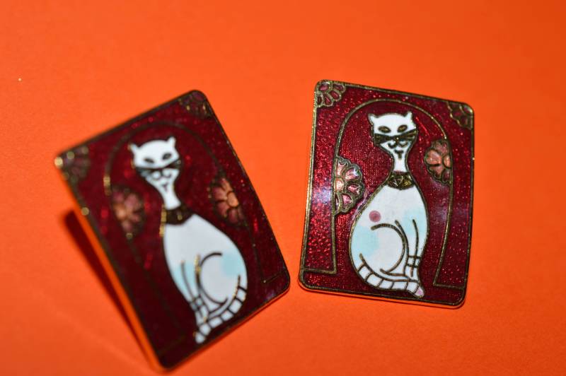 Bezaubernde Emaille Cloisonné Believe Anhänger Mit Bemalung 1980-1980 von VintageVernisage