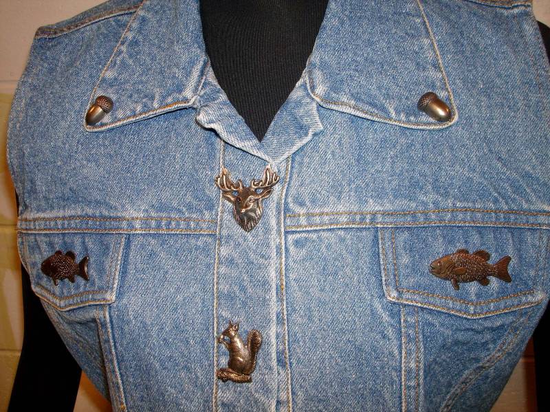 Vintage 90Er Jahre Jeans Weste 3D Figur Knöpfe Reh Eichhörnchen Fisch Wolf Fuchs Gr. L Vintage 90Er Jahre Jeans Weste 3D Figur Knöpfe Reh Eichhörnchen Fisch Wolf Fuchs Gr. L von VintageVibeObsession