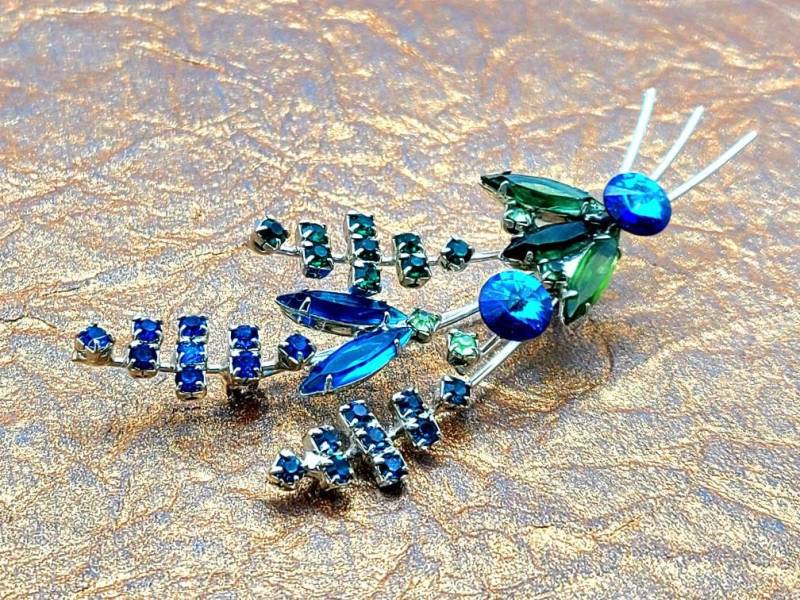 Vintage Rivolli Blau & Grün Strass Ast Brosche Pin Open Back Navette Silber-Ton Zacken-Set Blatt Laub 3, 5 "Unsigned" von VintageVillageGems