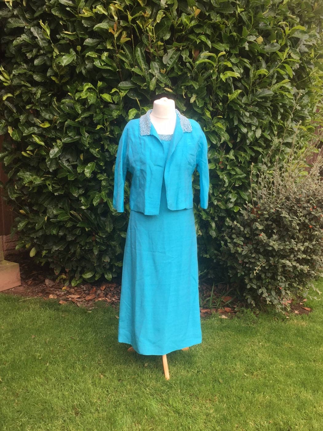 Vintage Susan Kleine Seide, Handbestickte Jacke Und Kleid Aus Den 60Er/70Er Jahren; Würde Toll Zu Jeans Aussehen Könnte Gekürzt Werden von VintageWardrobeFinds