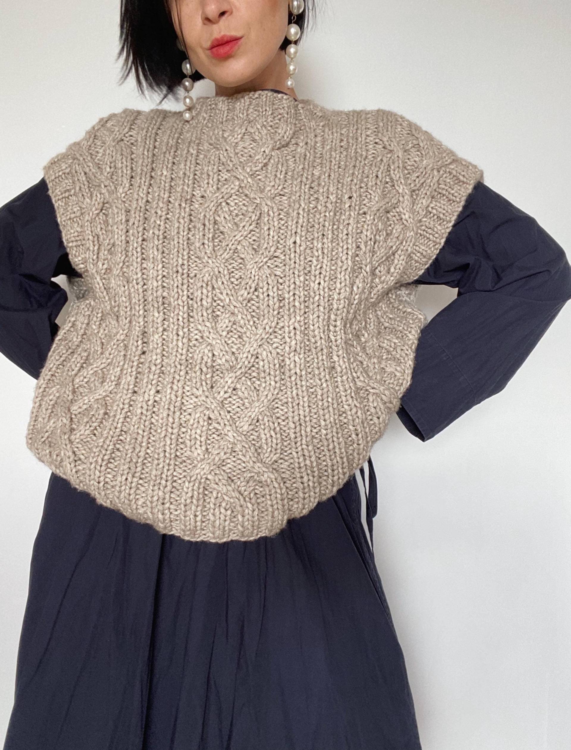 Handgestrickte Weste| Unikat| Einzelstück| Preloved |Hand Made| Vintage Wolle| Y2K| Pullunder| Chunky Knit Handgestrickte Weste| Unikat| Einzelstück| Preloved |Hand Made| Vintage Wolle| Y2K| Pullunder| Chunky Knit von VintageWarm