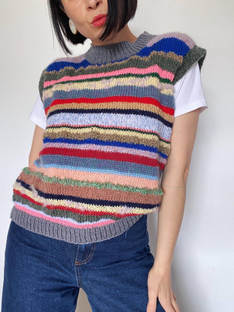 Handgestrickte Weste| Unikat| Einzelstück| Preloved |Hand Made| Vintage Wolle| Y2K| Pullunder| Gestreifte Striped Vest| Colourblock von VintageWarm