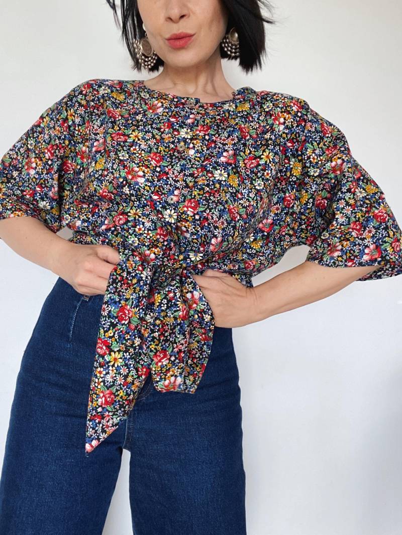 Vintage Bluse Aus 90Er| Sommerbluse Hemd| Elegante Bluse| 100% Viskose| Blumen Muster von VintageWarm