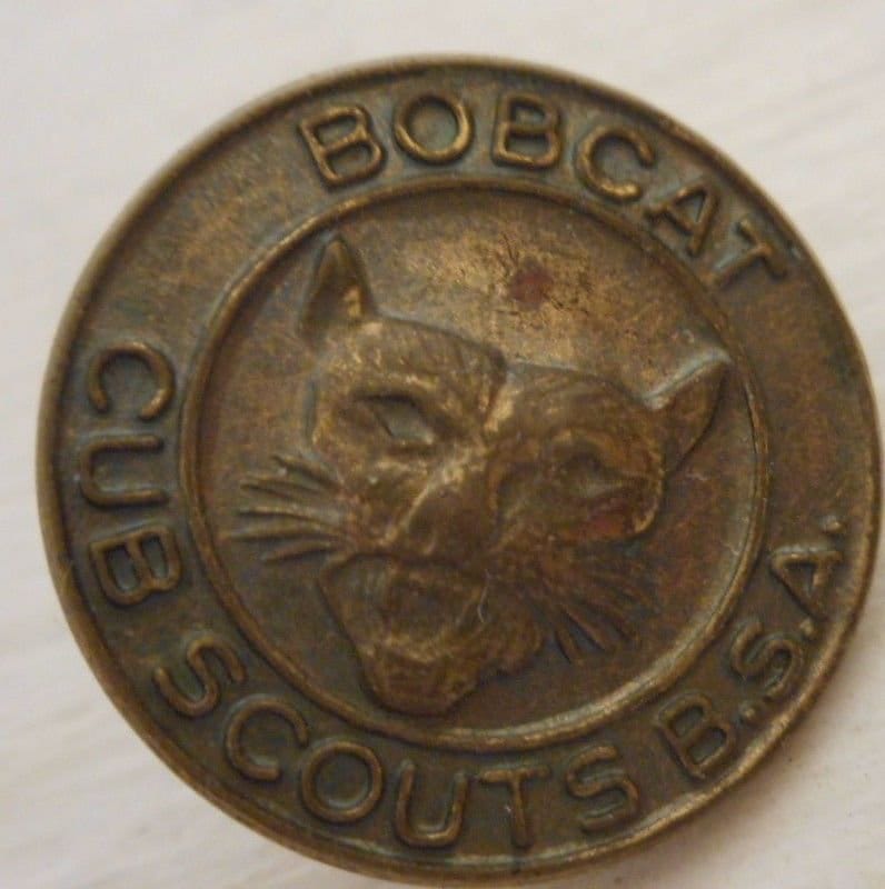 Vintage Cub Scout Runde Bobcat Pin Metall Mit Schöner Patina Vintage Cub Scout Runde Bobcat Pin Metall Mit Schöner Patina von VintageWoofatorium