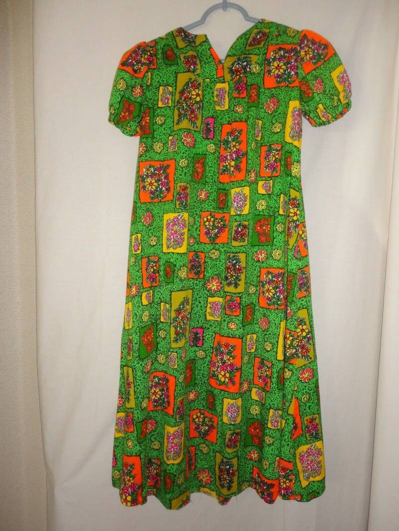 Vintage Made in Hawaii Floral Green Dress Smaller Größe Kurz Ärmel Zip Zurück Vintage Made in Hawaii Floral Green Dress Smaller Größe Kurz Ärmel Zip Zurück von VintageWoofatorium