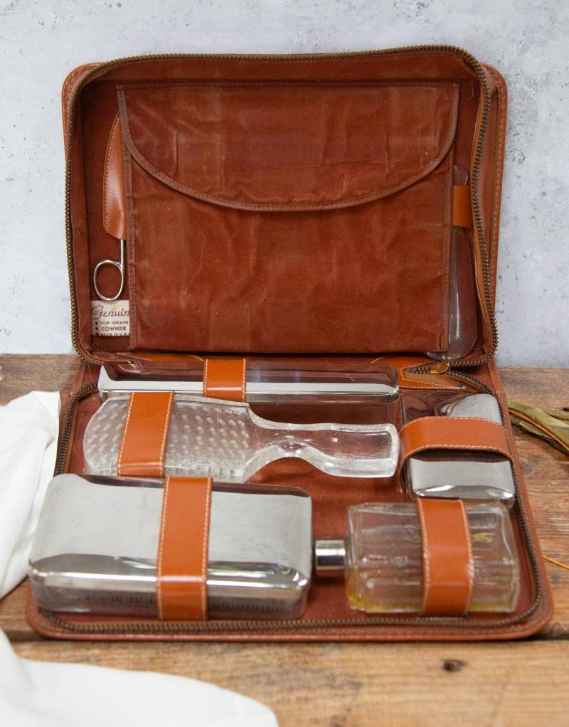 Herren Vintage Rindsleder Kulturtasche 50Er Jahre Kosmetikkoffer Herren Vintage Rindsleder Kulturtasche 50Er Jahre Kosmetikkoffer von VintageboxGB