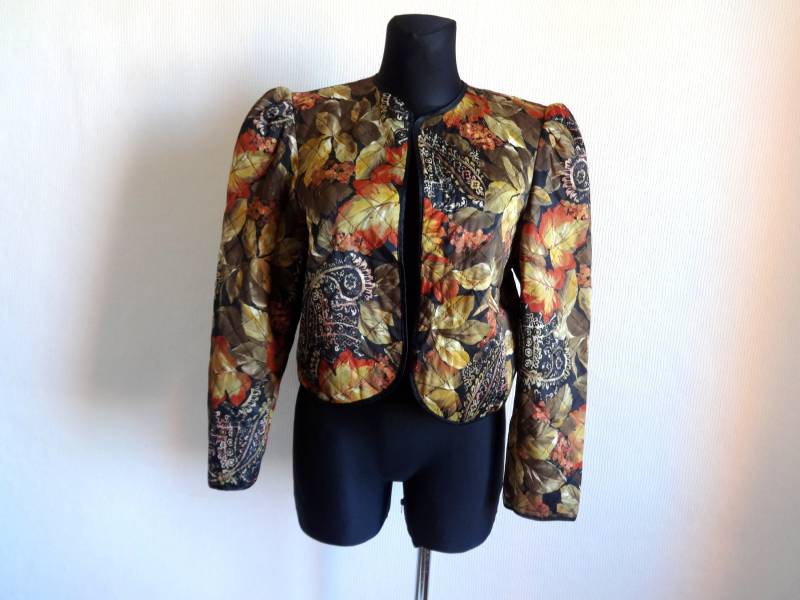 Jahrgang Blätter Und Beeren Gedruckt Vorne Offen Gesteppte Jacke Schwarz Braun Blazer Kurze Vintage Damen Frühling Kleidung Größe 42 von Vintageby2sisters