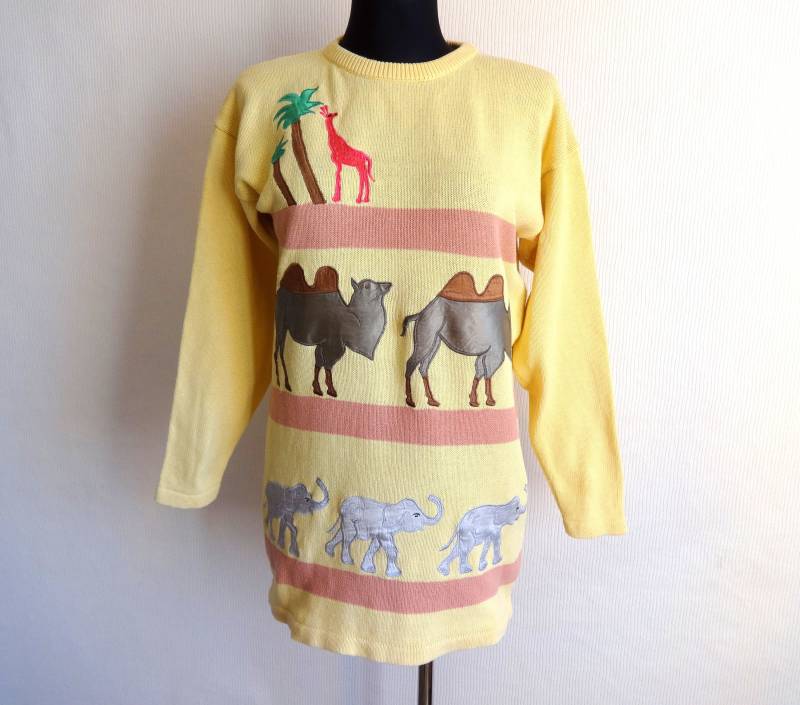 Jahrgang Gelb Afrikatiere Verziert Pullover Long Baumwolle Gestrickt S M Größe Vintage 90Er Jahre Kleidung Aus von Vintageby2sisters