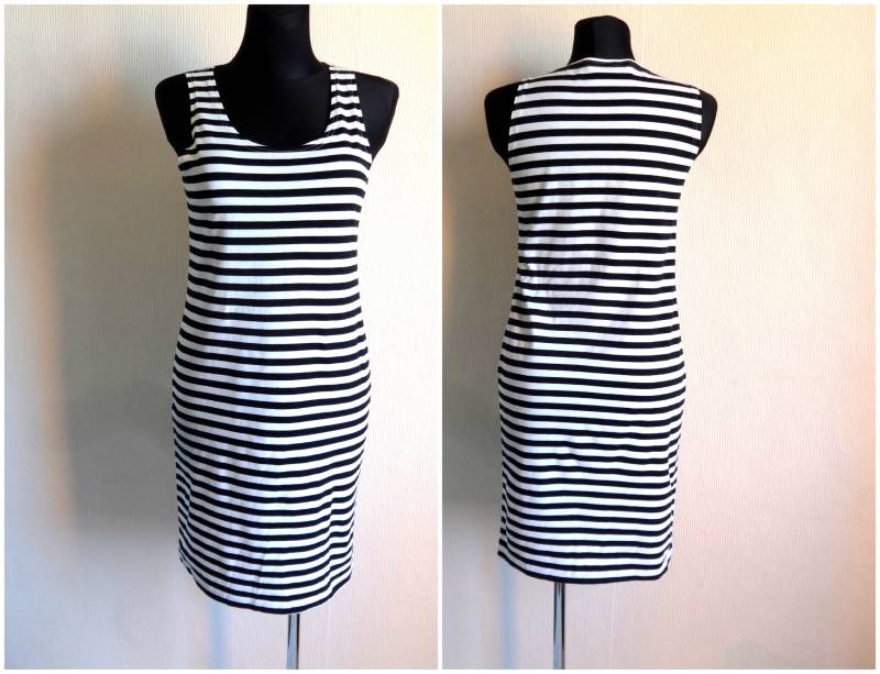 Marimekko Gestreiftes Schwarz Weiß Ärmelloses Sommerkleid Baumwolljersey Knielehgth Kleid Designs Made in Finland Vintage M von Vintageby2sisters